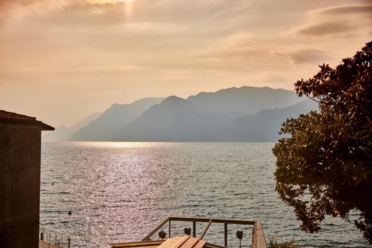 Lake Front Casa Christina Malcesine Exterior photo